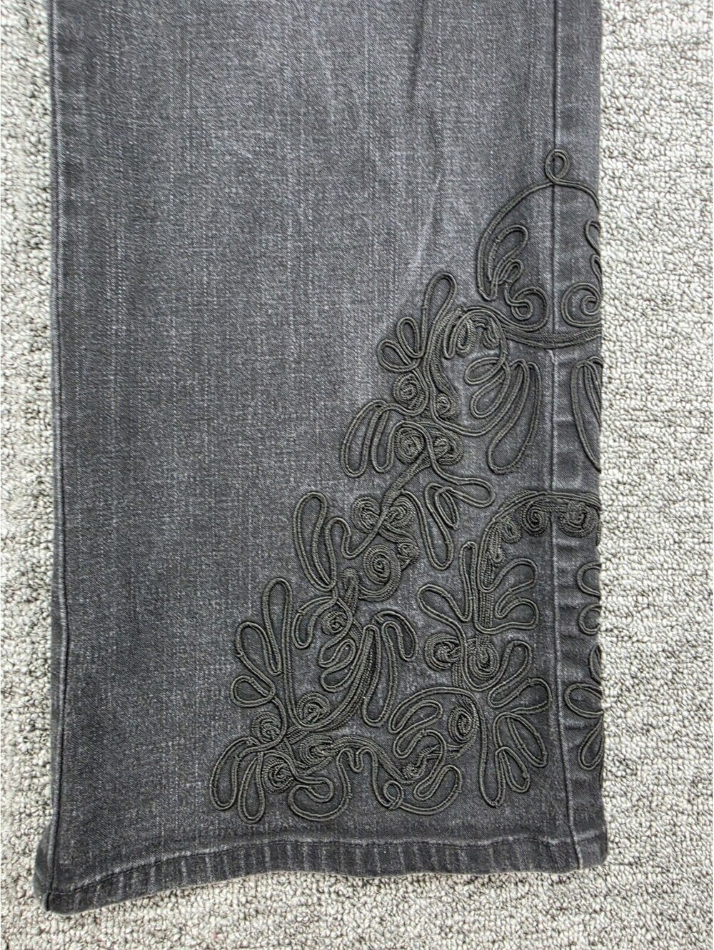 Avenue Jeans Women Plus Capri Black Dark Wash Embroidered Stretch 5-Pocket - Picture 6 of 15